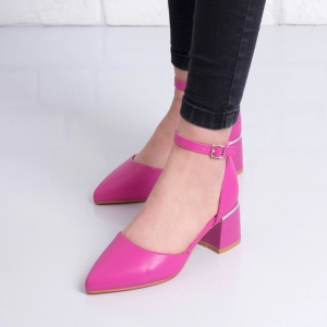 Дамски обувки на ток в розово