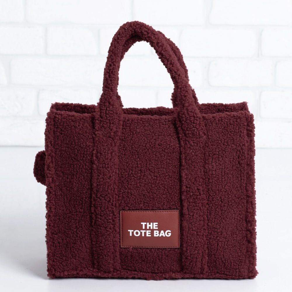 Дамска чанта в бордо Дамска чанта в бордо