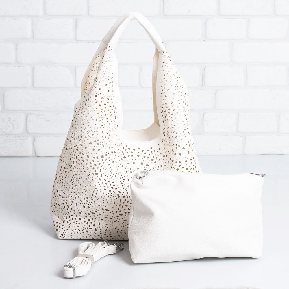 Дамска чанта в бяло Дамска чанта в бяло