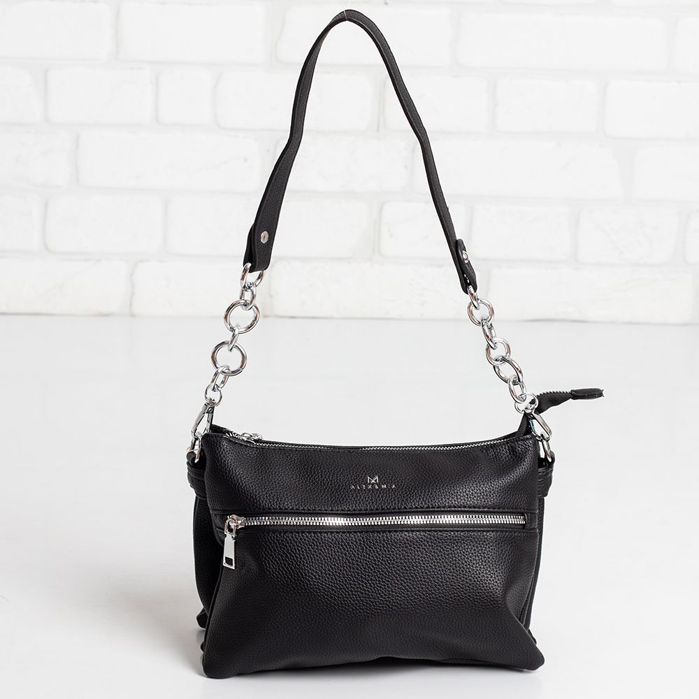 Дамска чанта в черно Дамска чанта в черно