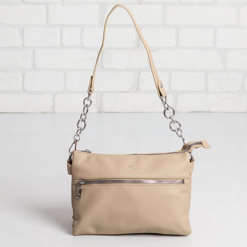 Дамска чанта в тъмно бежово Дамска чанта в тъмно бежово