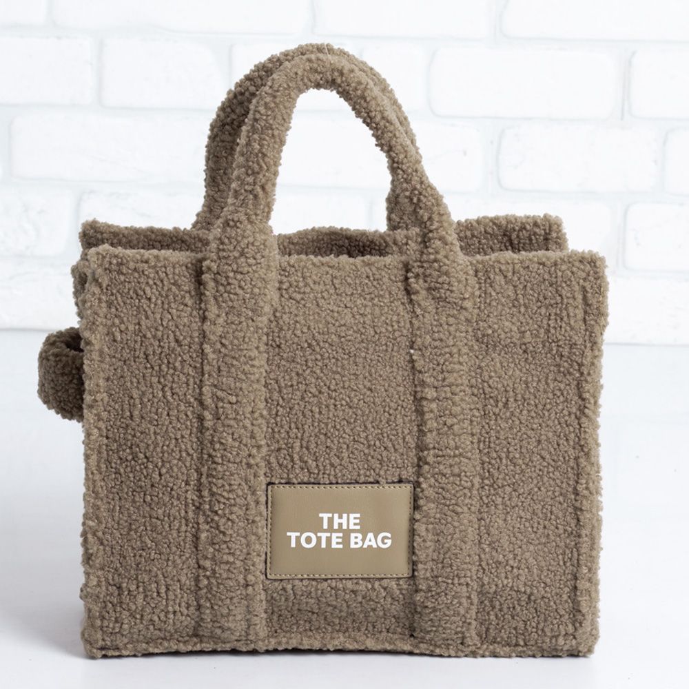 Дамска чанта в таупе Дамска чанта в таупе