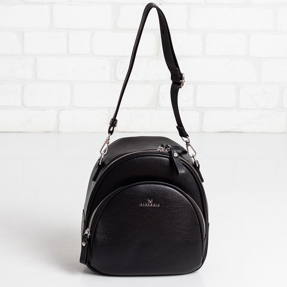 Дамска раница-чанта в черно Дамска раница-чанта в черно