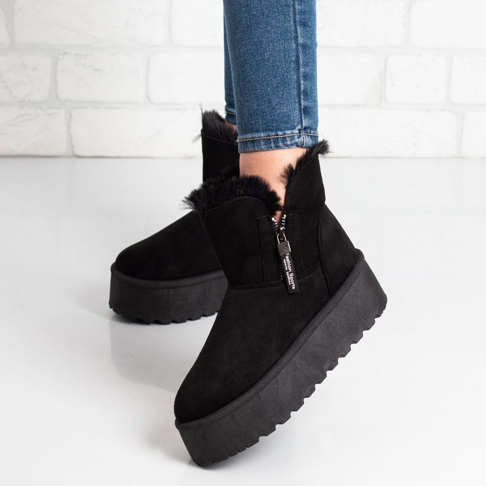 Дамски боти в черно Дамски боти в черно