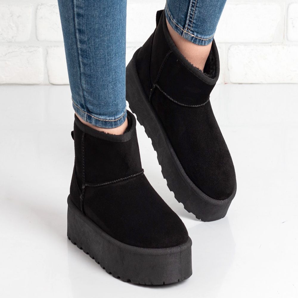 Дамски боти в черно Дамски боти в черно