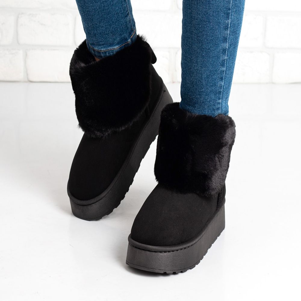 Дамски боти в черно Дамски боти в черно