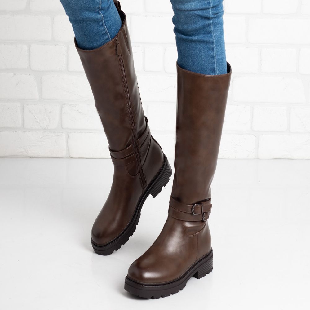 Дамски ботуши в кафяво Дамски ботуши в кафяво