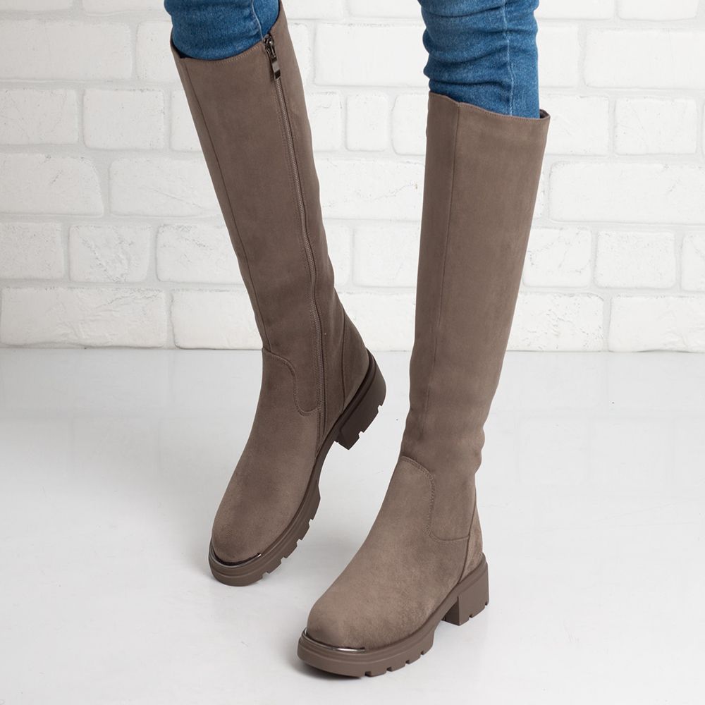 Дамски ботуши в тъмно бежово Дамски ботуши в тъмно бежово