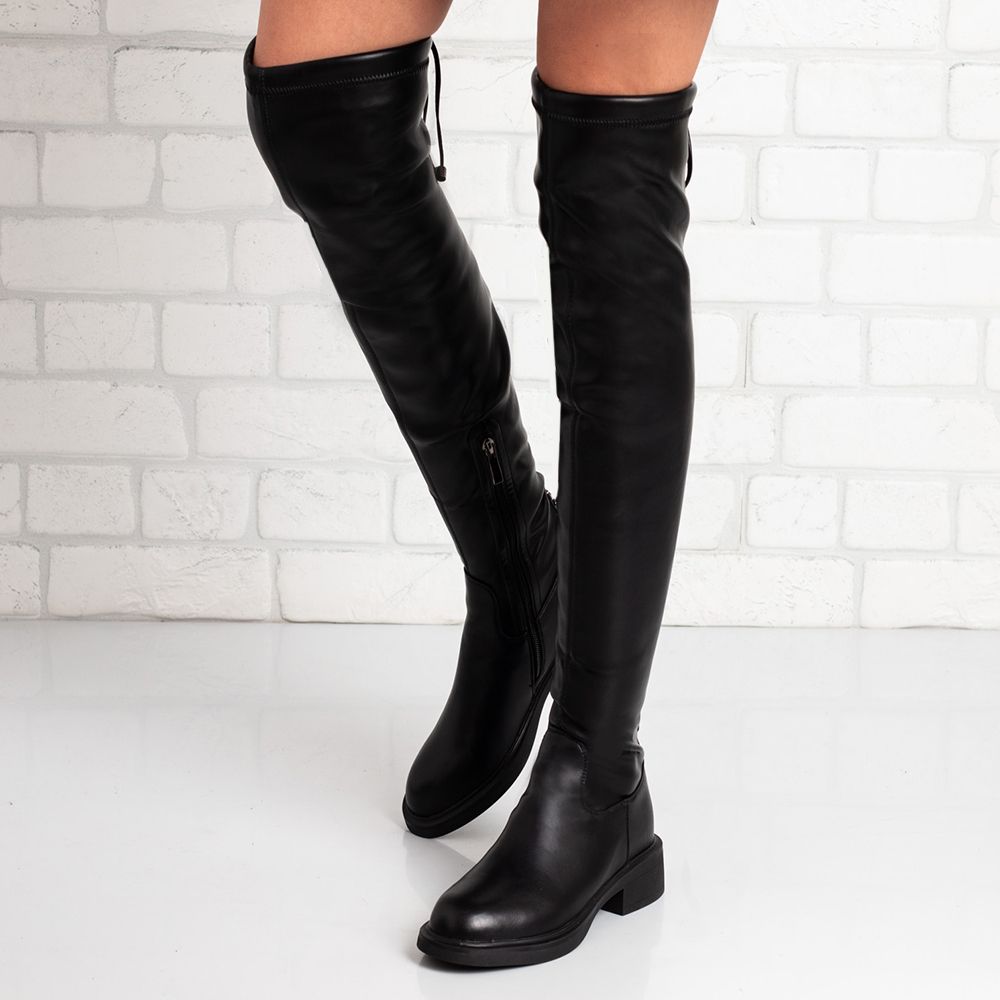 Дамски чизми в черно Дамски чизми в черно