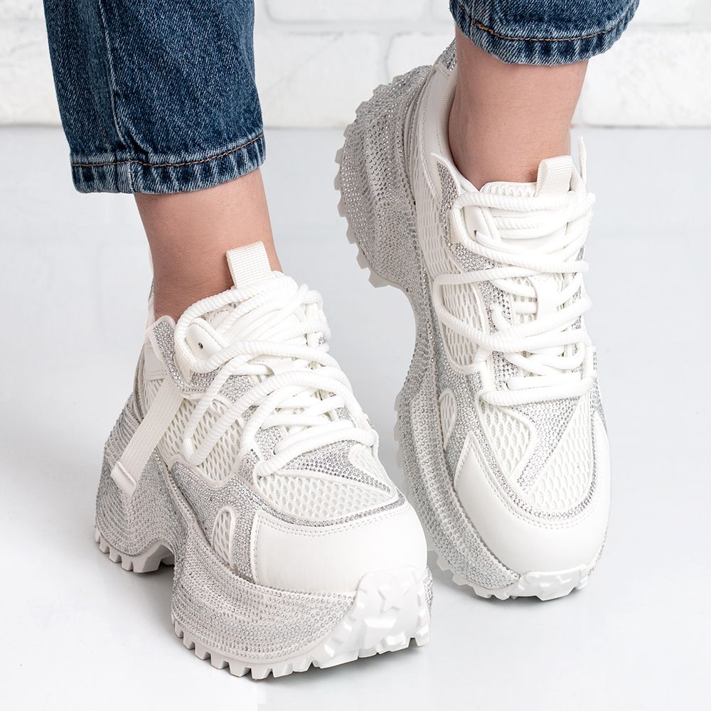 Дамски маратонки в бяло Дамски маратонки в бяло