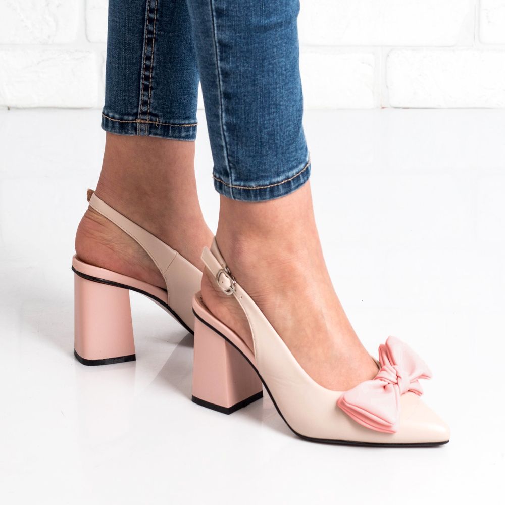 Дамски обувки на ток в бежово с розово