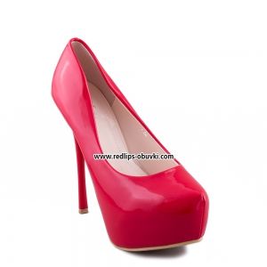 Дамска обувка на ток в червено