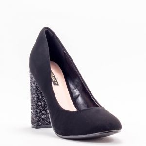 Дамски обувки в черно