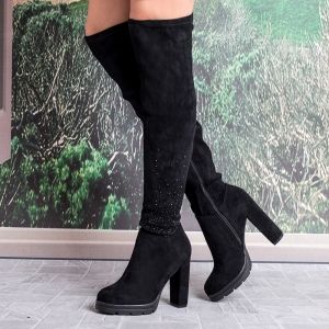 Дамски чизми в черно