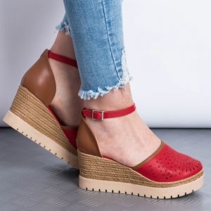 Дамски сандали на платформа в червено и кафяво