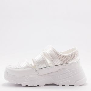 Дамски спортни сандали в бяло