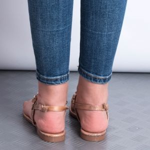 Дамски сандали в розово злато