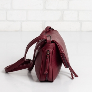 Дамска чанта в бордо