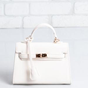 Дамска чанта в бяло