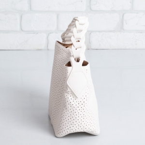 Дамска чанта в бяло