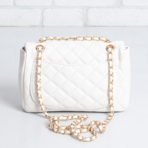 Дамска чанта в бяло