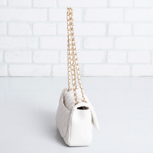 Дамска чанта в бяло