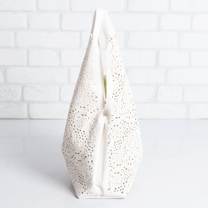 Дамска чанта в бяло