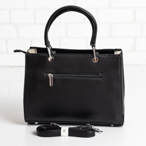 Дамска чанта в черно