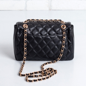 Дамска чанта в черно