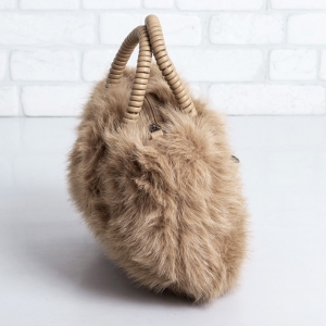 Дамска чанта в кафяво