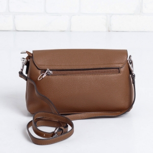 Дамска чанта в кафяво