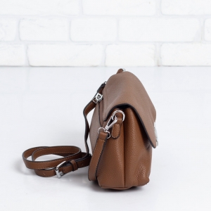 Дамска чанта в кафяво