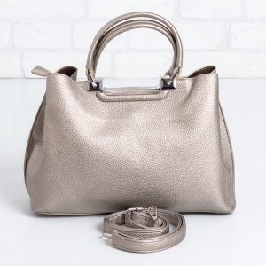 Дамска чанта в сребристо