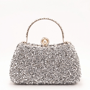 Дамска чанта в сребристо