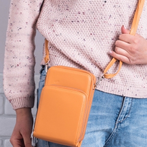 Дамска чанта в светло оранжево
