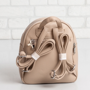 Дамска чанта в тъмно бежово