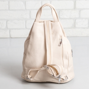 Дамска раница в бежово