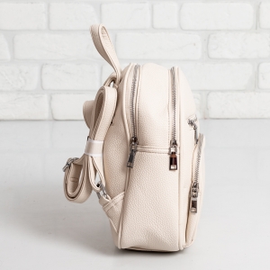 Дамска раница в бежово