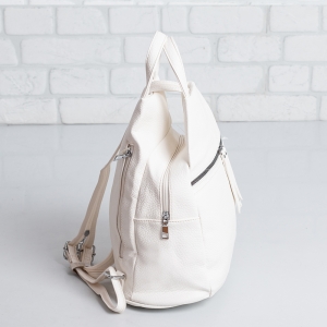 Дамска раница в бяло