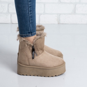 Дамски боти в бежово Дамски боти в бежово