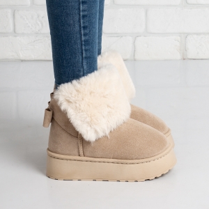 Дамски боти в бежово