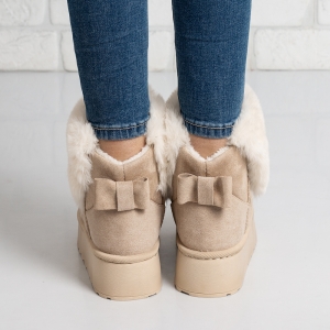 Дамски боти в бежово