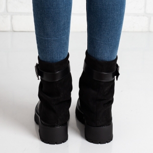 Дамски боти в черно Дамски боти в черно