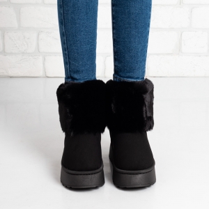 Дамски боти в черно