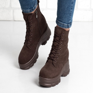 Дамски боти в кафяво