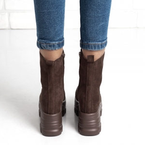 Дамски боти в кафяво