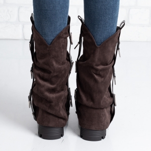 Дамски боти в кафяво Дамски боти в кафяво