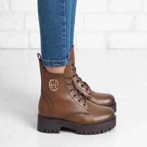 Дамски боти в кафяво