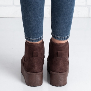 Дамски боти в кафяво Дамски боти в кафяво