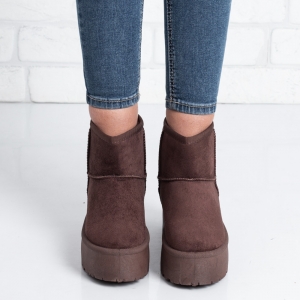 Дамски боти в кафяво Дамски боти в кафяво